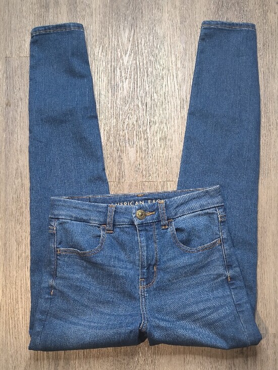 American Eagle Outfitters Denim - Next Level Stretch Jegging w/28" Inseam American Eagle Women's Size 2 Jeans 835
